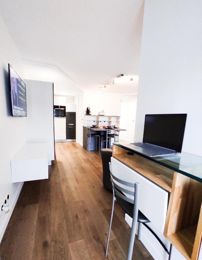 T3 Au Centre Ville Avec Balcon, Parking Gratuit Quimper Exteriér fotografie